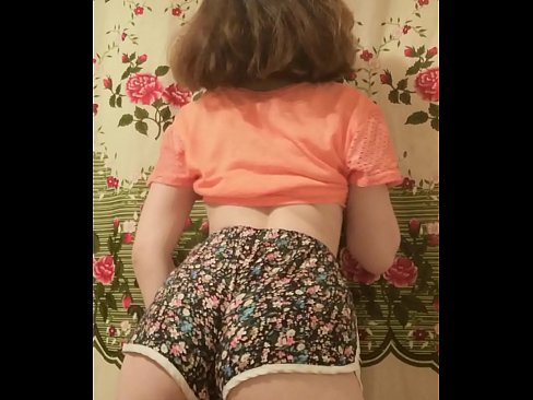 ❤️ Una ghjovana sexy si spoglia i pantaloncini davanti à a camera ❌ Pornografia in casa à co.dickies-shop.ru ☑